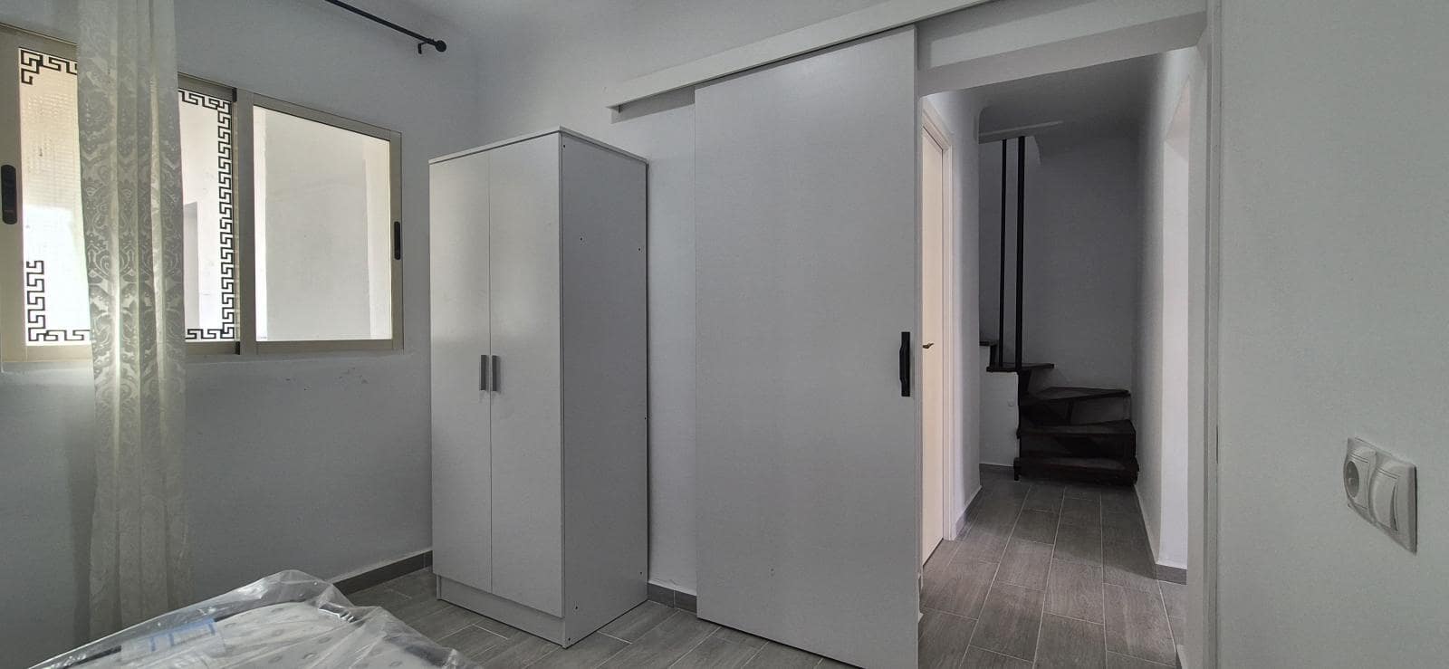 4 Zimmer Apartment zu verkaufen in Alicante / Alacant Stadt - 119.900 € (Ref: 9306913)