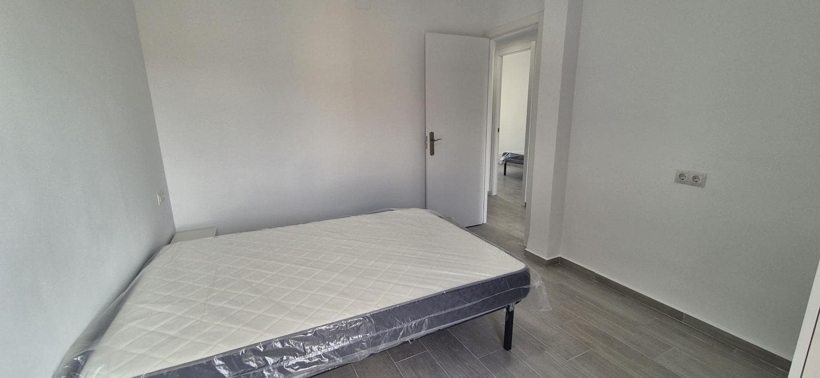 4 Zimmer Apartment zu verkaufen in Alicante / Alacant Stadt - 119.900 € (Ref: 9306913)