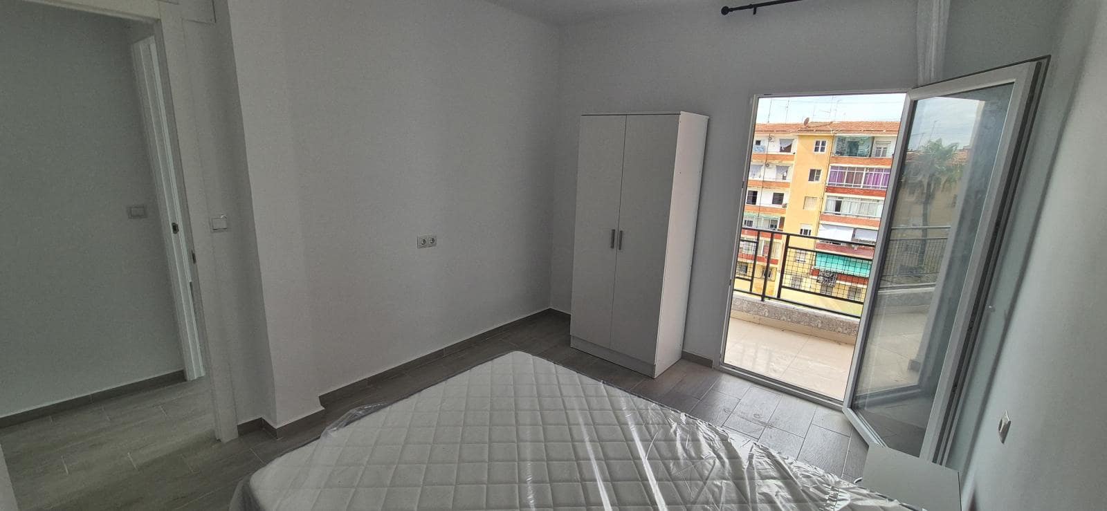 4 Zimmer Apartment zu verkaufen in Alicante / Alacant Stadt - 119.900 € (Ref: 9306913)