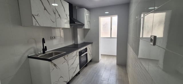 4 Zimmer Apartment zu verkaufen in Alicante / Alacant Stadt - 119.900 € (Ref: 9306913)
