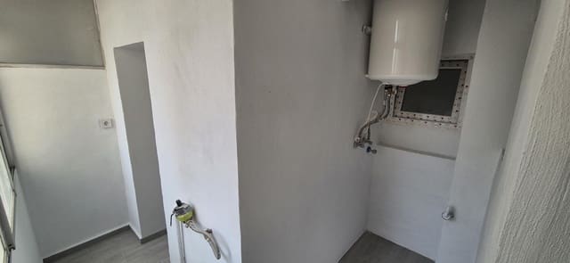 4 Zimmer Apartment zu verkaufen in Alicante / Alacant Stadt - 119.900 € (Ref: 9306913)