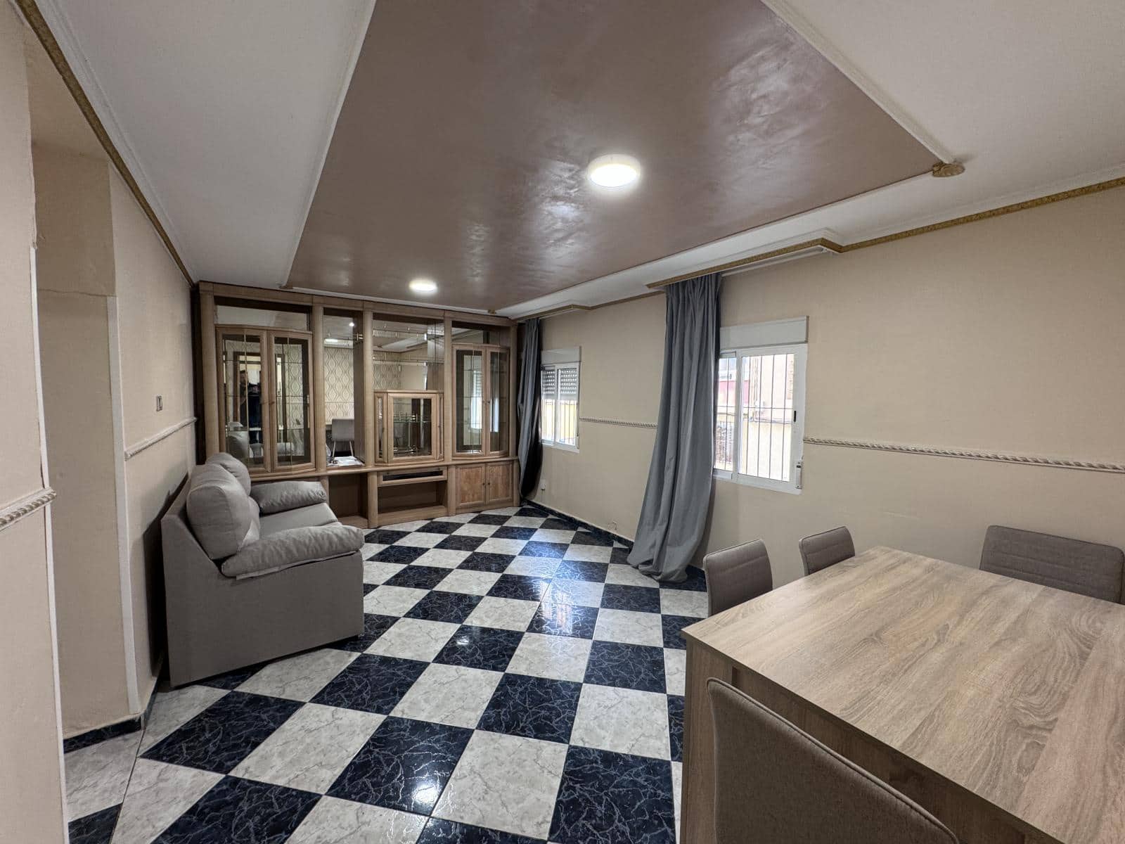 2 slaapkamer Flat te koop in Alicante stad - € 92.900 (Ref: 9391090)