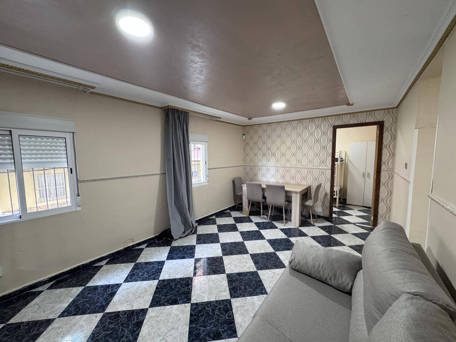 2 slaapkamer Flat te koop in Alicante stad - € 92.900 (Ref: 9391090)