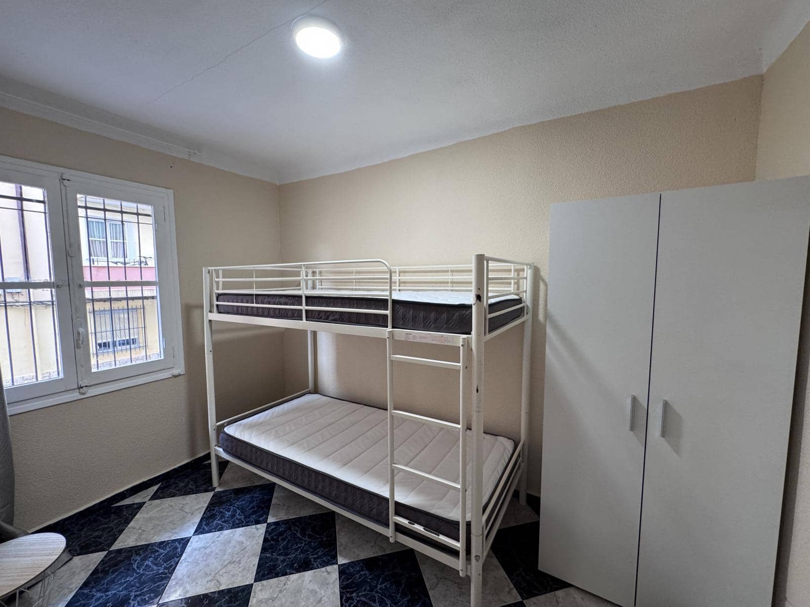 2 slaapkamer Flat te koop in Alicante stad - € 92.900 (Ref: 9391090)