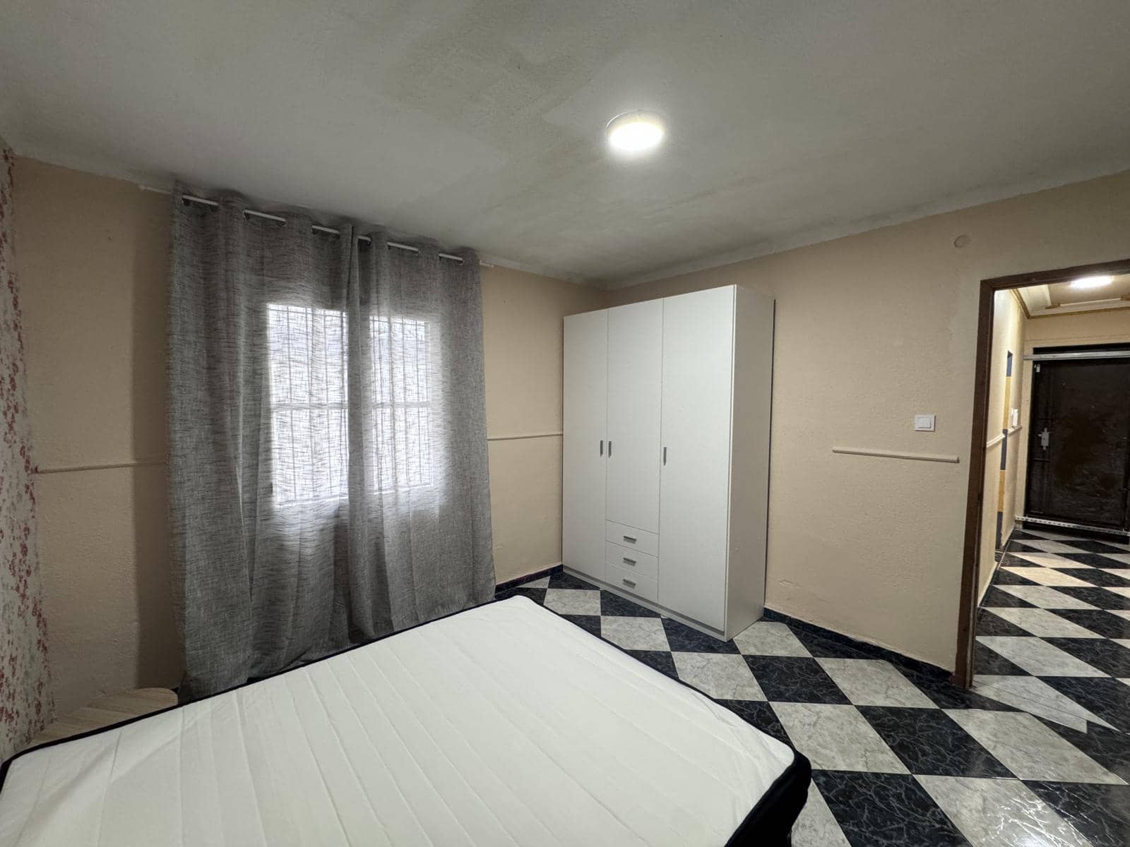 2 slaapkamer Flat te koop in Alicante stad - € 92.900 (Ref: 9391090)