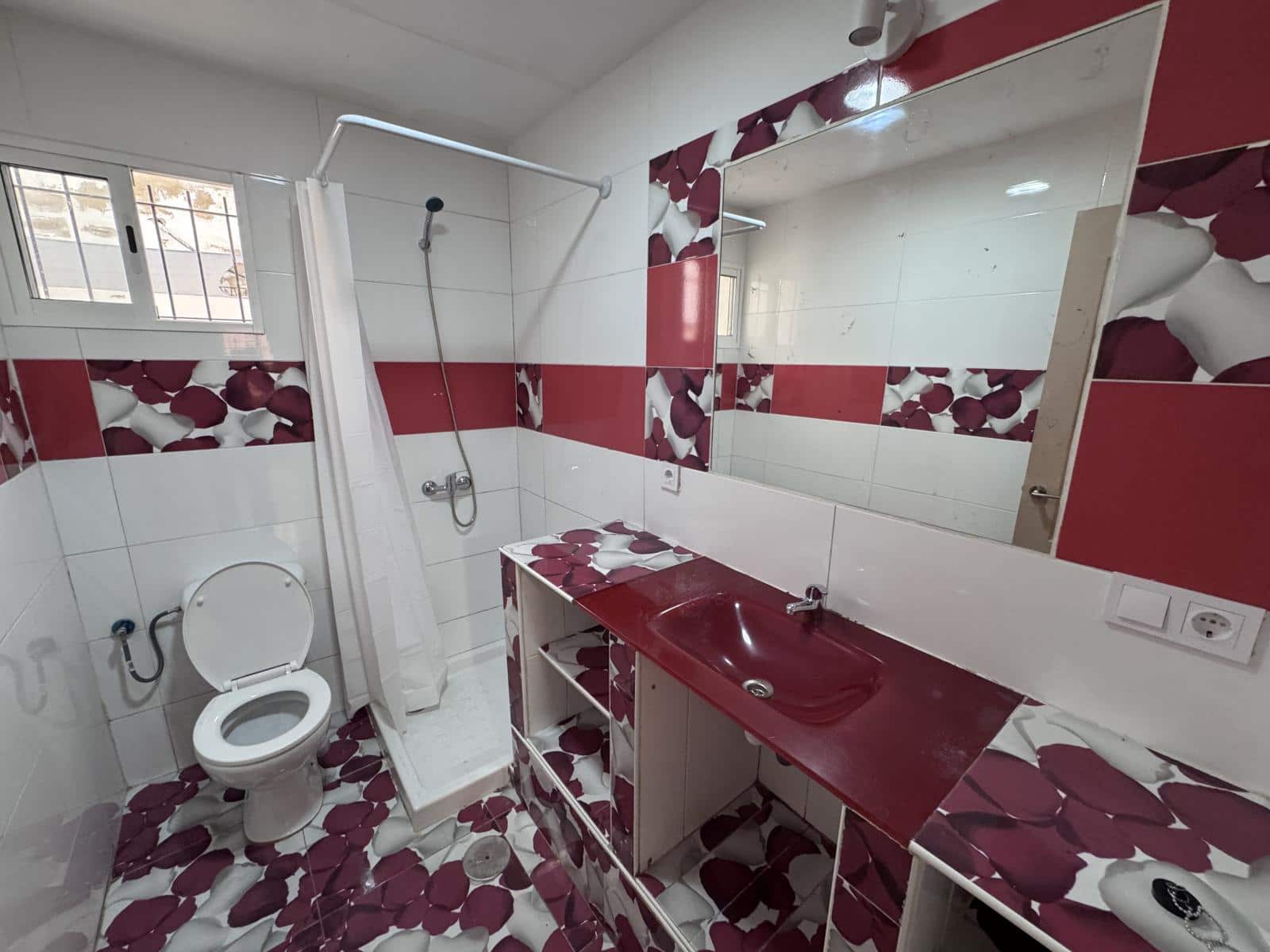 2 slaapkamer Flat te koop in Alicante stad - € 92.900 (Ref: 9391090)