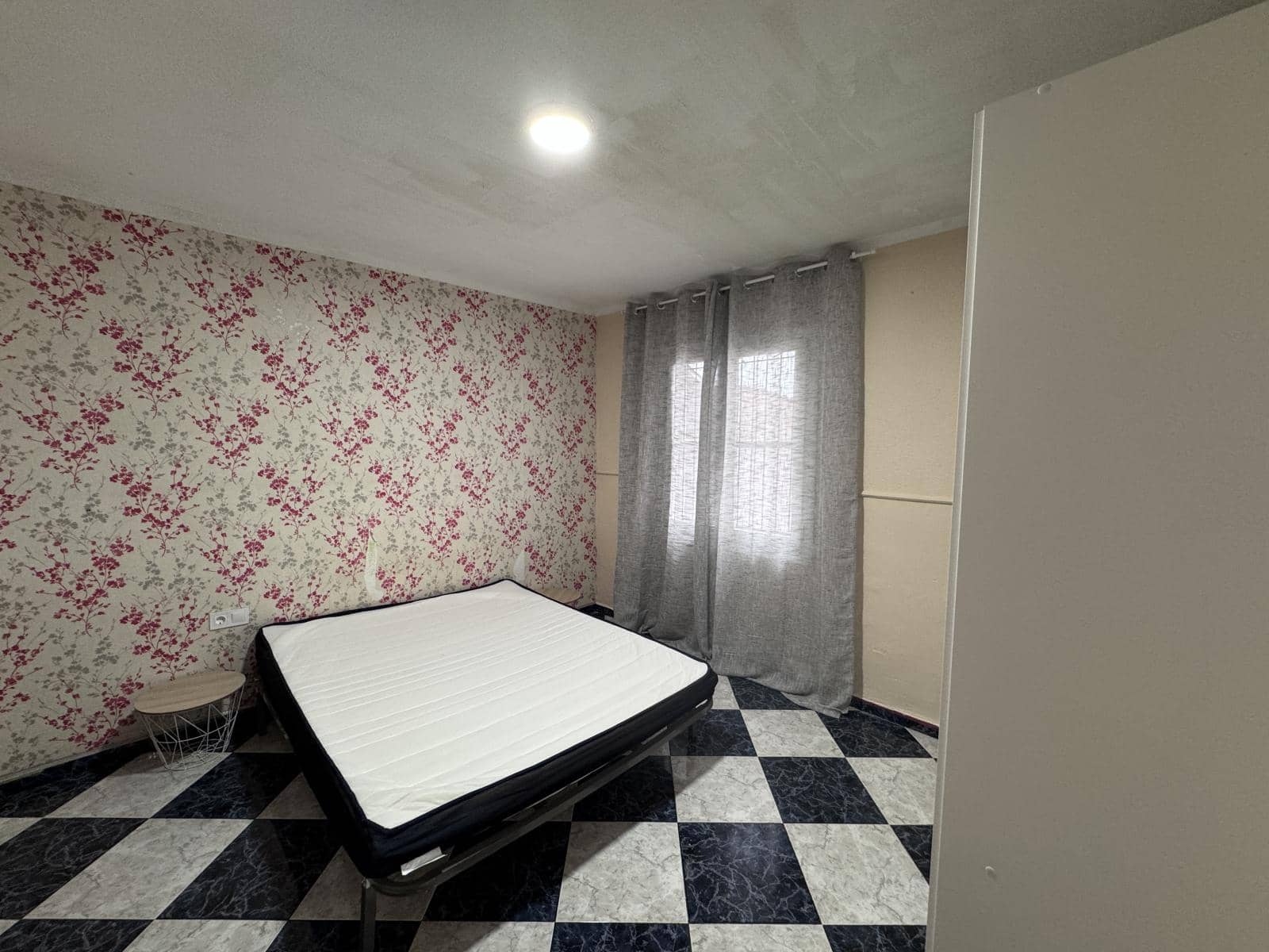 2 slaapkamer Flat te koop in Alicante stad - € 92.900 (Ref: 9391090)