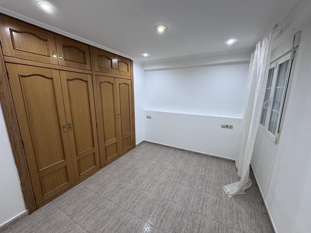 3 quarto Apartamento para venda em Alicante cidade - 165 000 € (Ref: 9401816)