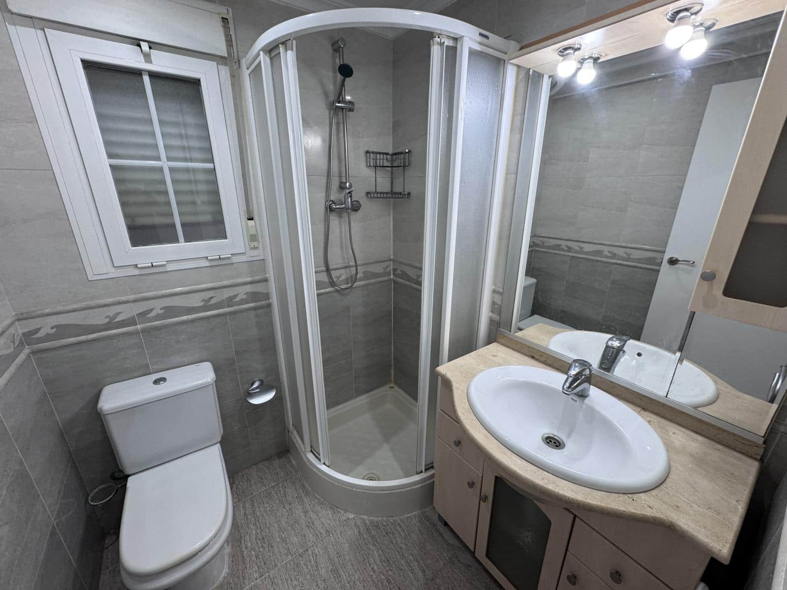 3 quarto Apartamento para venda em Alicante cidade - 165 000 € (Ref: 9401816)