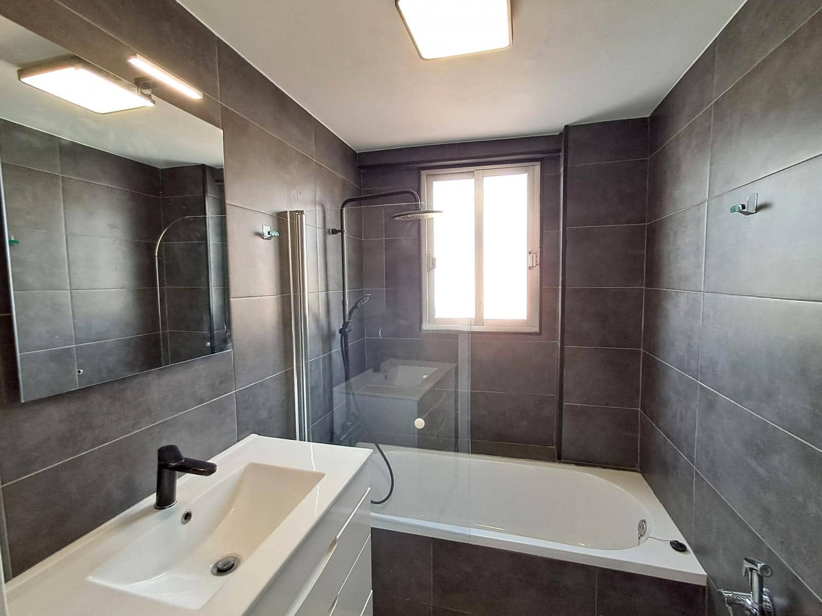 4 soverom Leilighet til salgs i Alicante by - € 98 000 (Ref: 9403160)