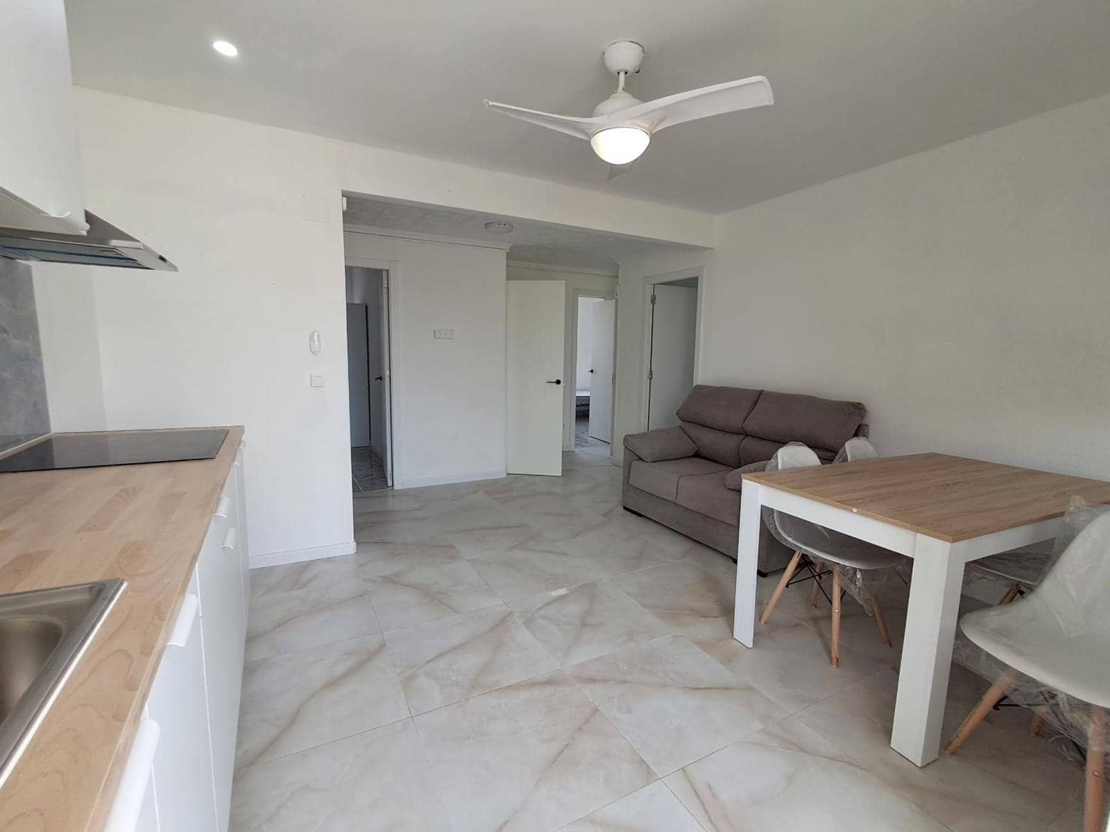 4 soverom Leilighet til salgs i Alicante by - € 98 000 (Ref: 9403160)