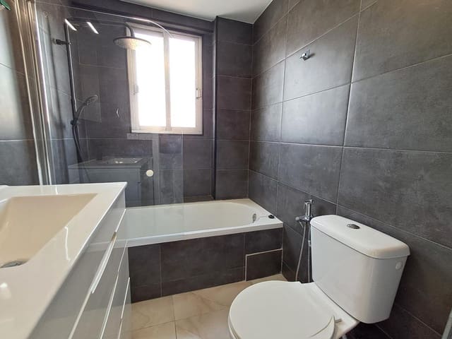 4 soverom Leilighet til salgs i Colonia Requena, Alicante by - € 98 000 (Ref: 9403160)