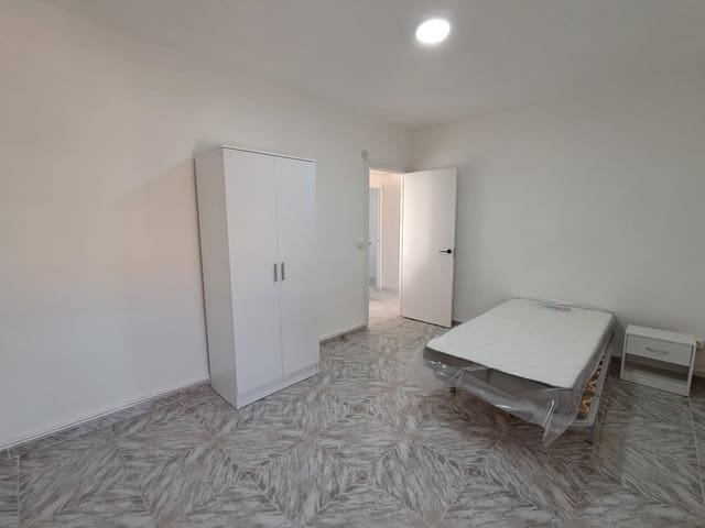 4 soverom Leilighet til salgs i Colonia Requena, Alicante by - € 98 000 (Ref: 9403160)