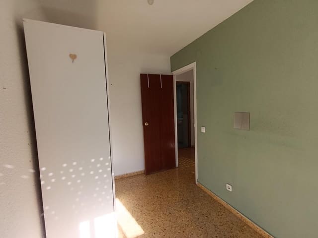 4 soveværelse Lejlighed til salg i Juan XXIII, Alicante by med swimmingpool - € 159.000 (Ref: 9403162)