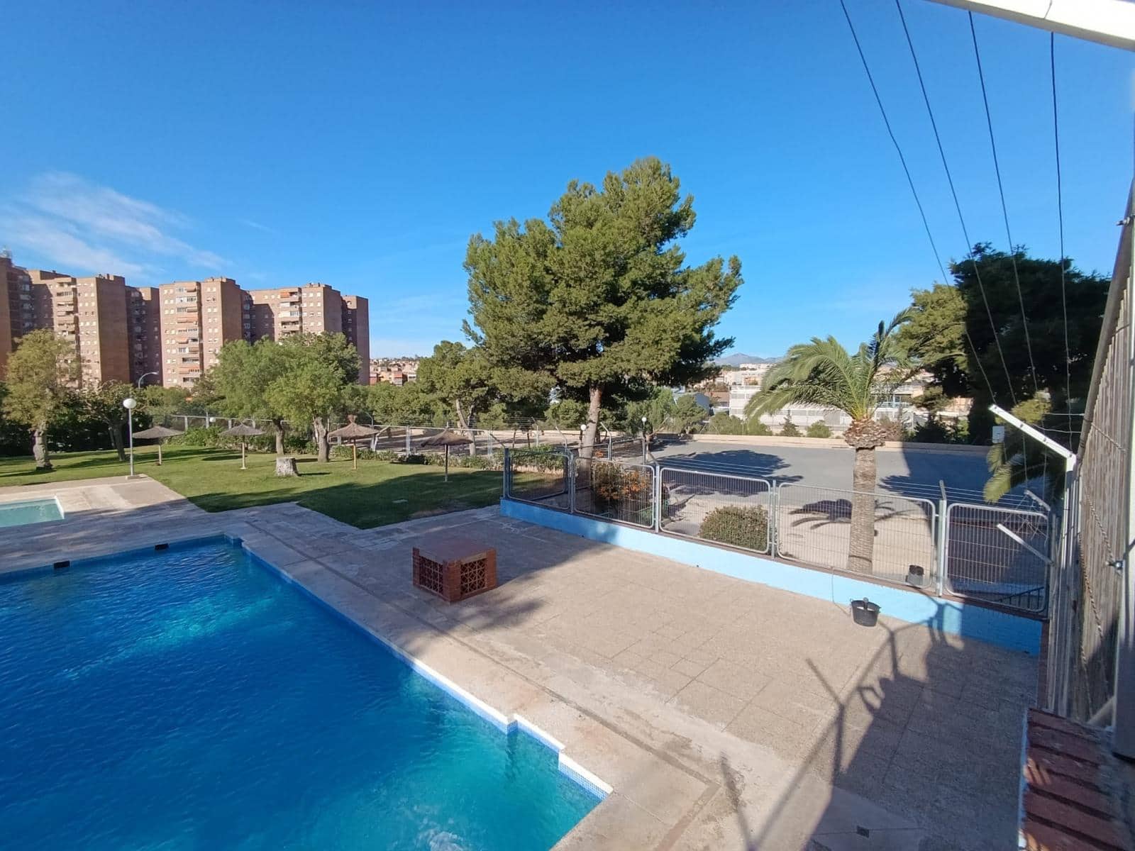 4 soveværelse Lejlighed til salg i Alicante by med swimmingpool - € 159.000 (Ref: 9403162)