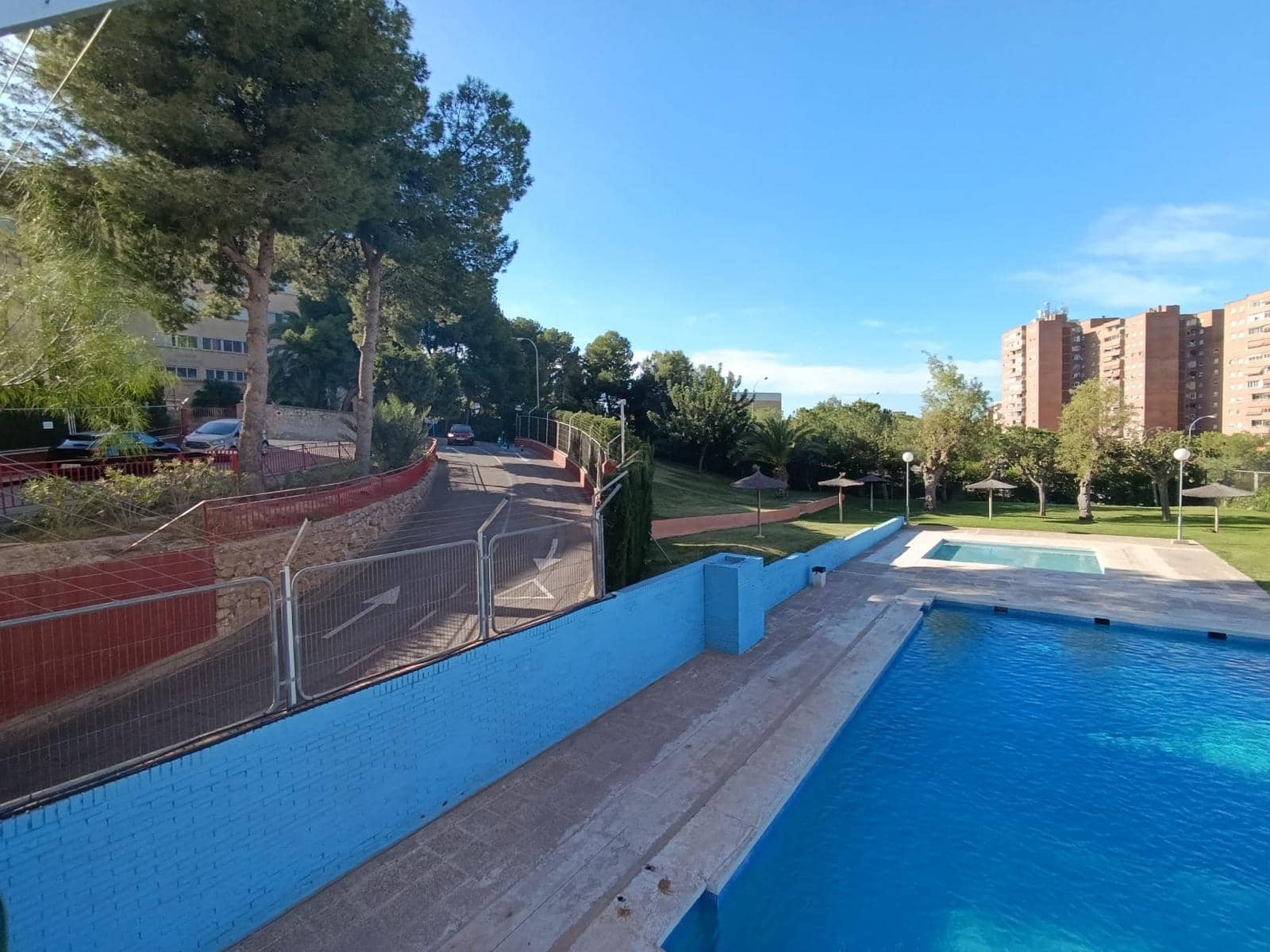 4 soveværelse Lejlighed til salg i Alicante by med swimmingpool - € 159.000 (Ref: 9403162)