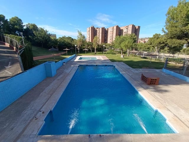 4 soveværelse Lejlighed til salg i Juan XXIII, Alicante by med swimmingpool - € 159.000 (Ref: 9403162)