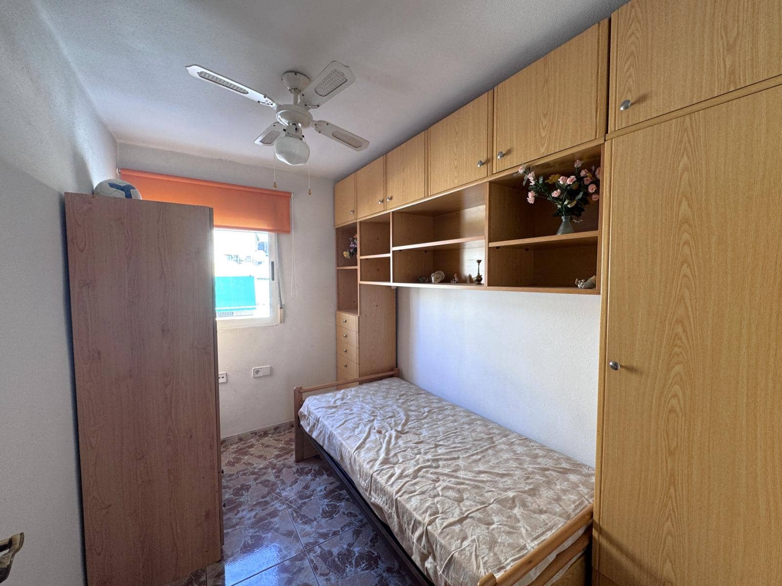 3 slaapkamer Flat te koop in Alicante stad - € 92.000 (Ref: 9432386)