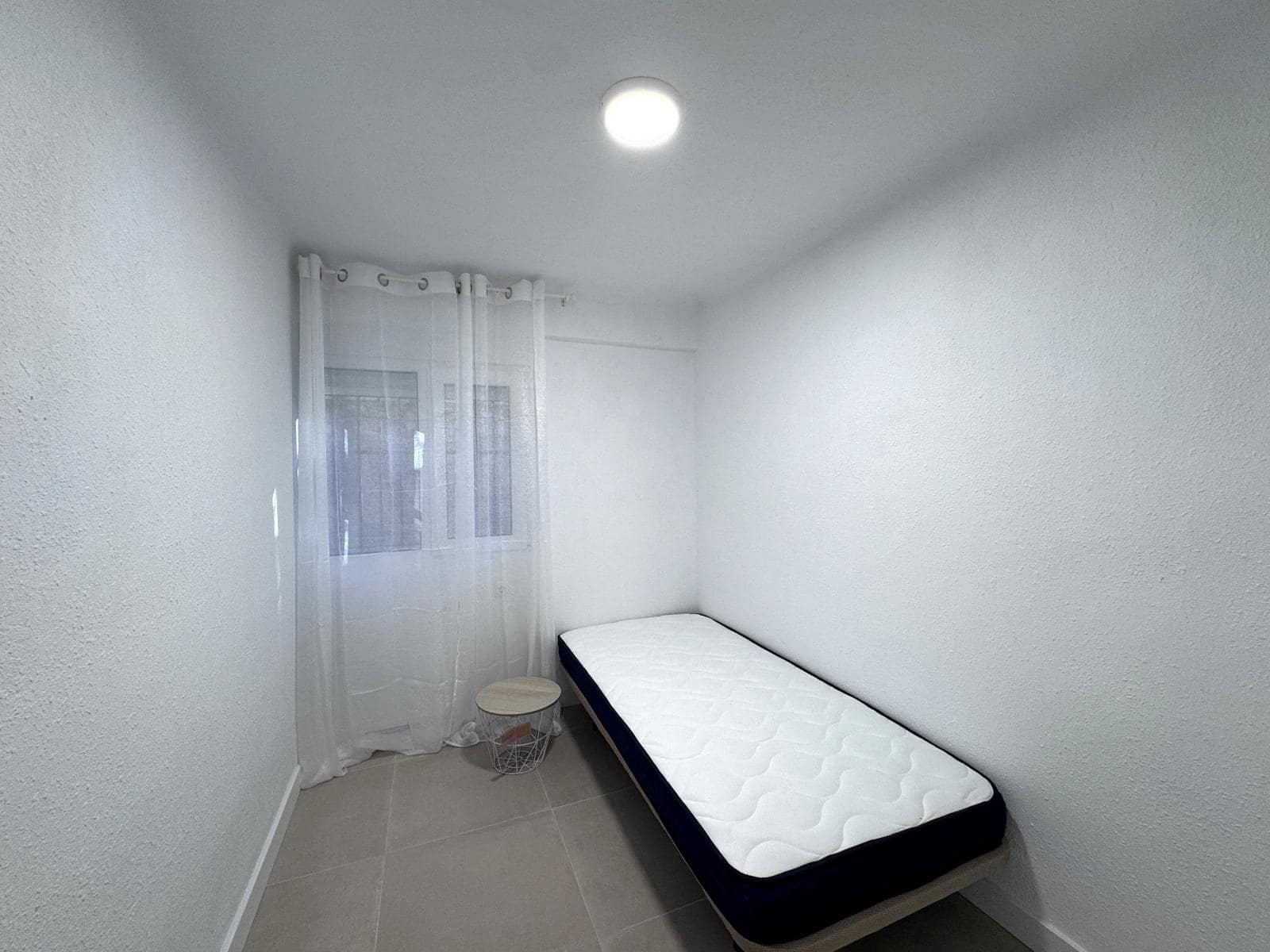 3 slaapkamer Flat te koop in Alicante stad - € 90.000 (Ref: 9432387)