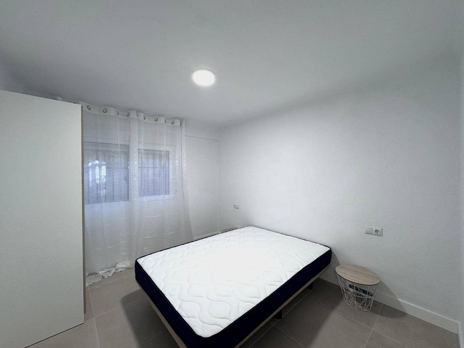 3 slaapkamer Flat te koop in Alicante stad - € 90.000 (Ref: 9432387)