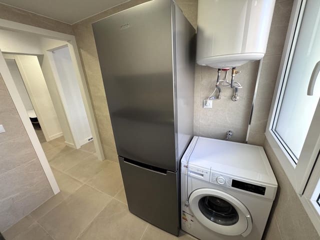 3 soveværelse Lejlighed til salg i Colonia Requena, Alicante by - € 90.000 (Ref: 9432387)