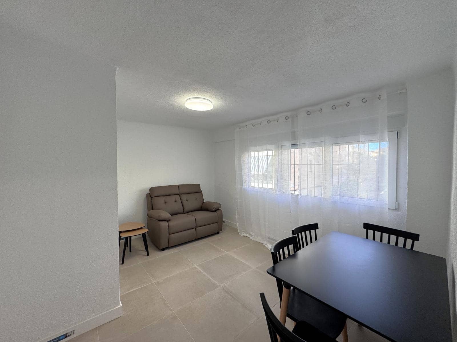 3 slaapkamer Flat te koop in Alicante stad - € 90.000 (Ref: 9432387)