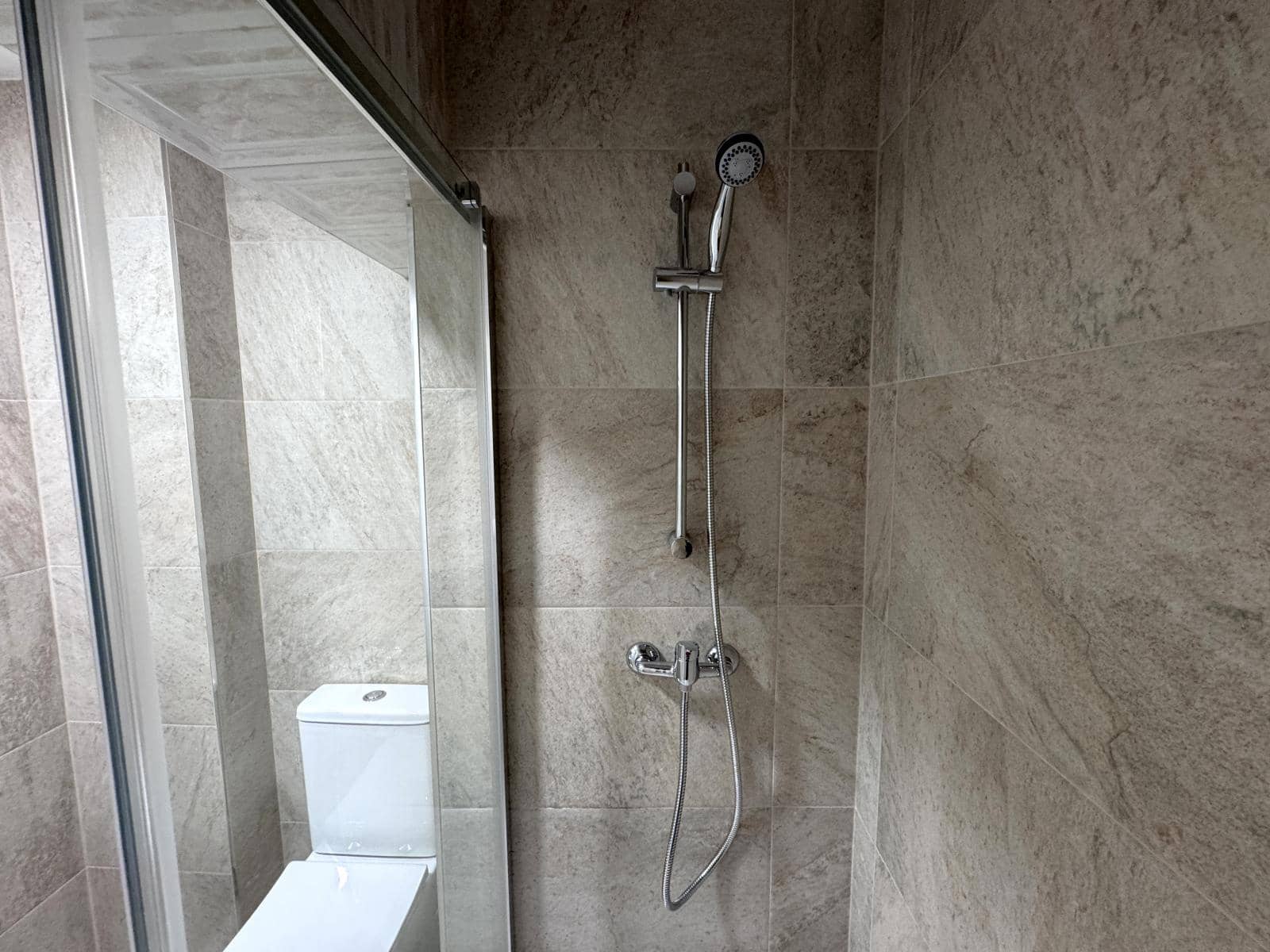 3 slaapkamer Flat te koop in Alicante stad - € 90.000 (Ref: 9432387)