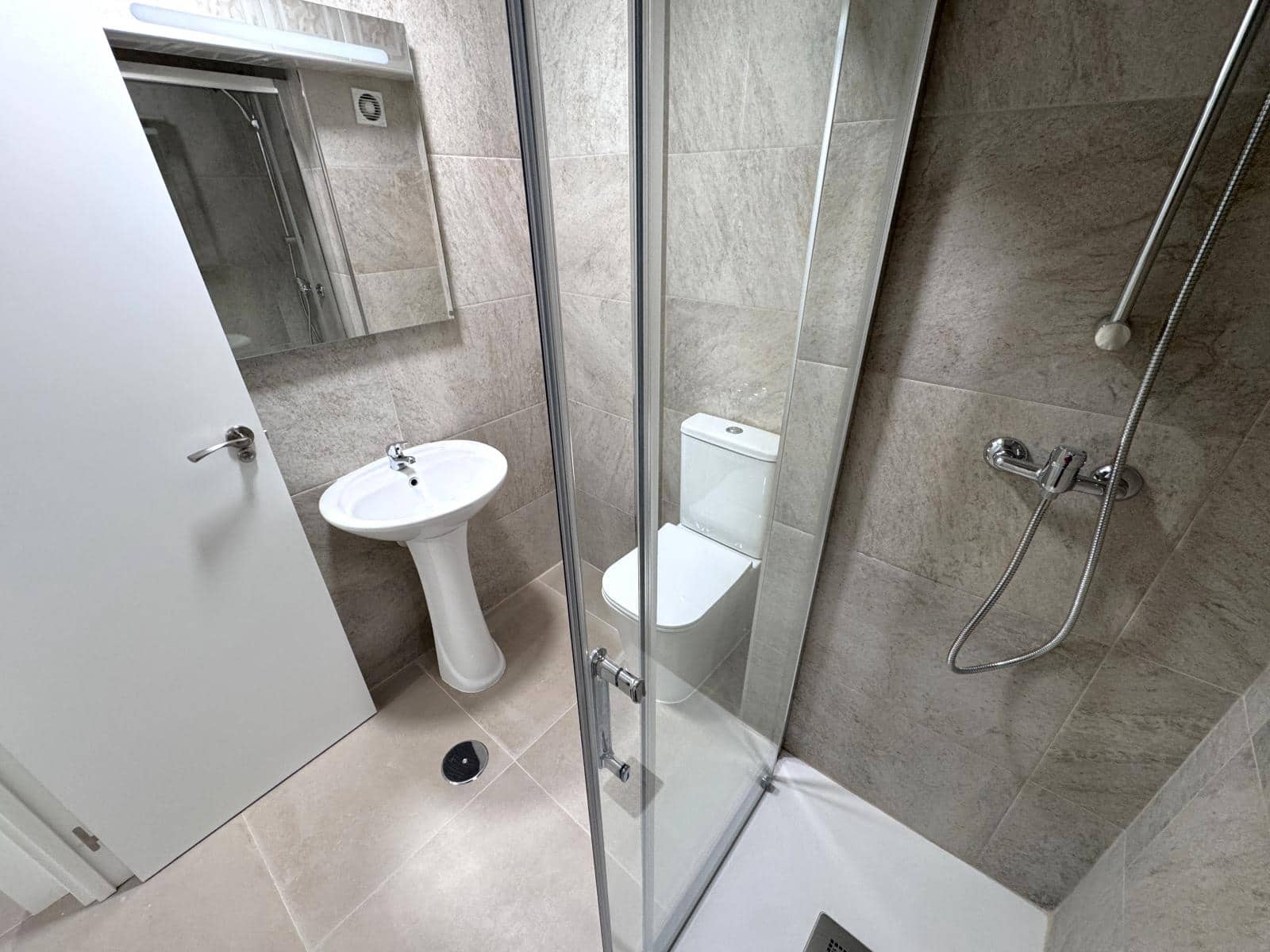 3 slaapkamer Flat te koop in Alicante stad - € 90.000 (Ref: 9432387)