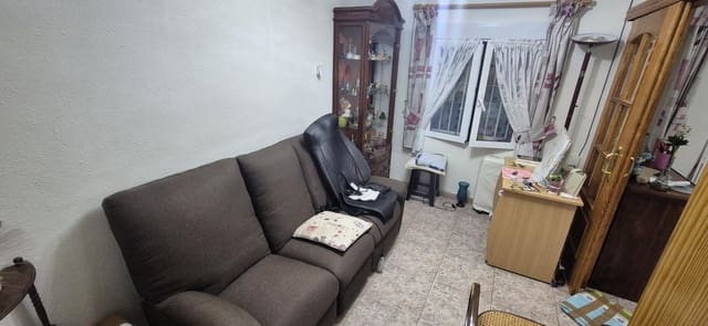 3 bedroom Flat for sale in Alicante / Alacant city - € 109,000 (Ref: 9453589)