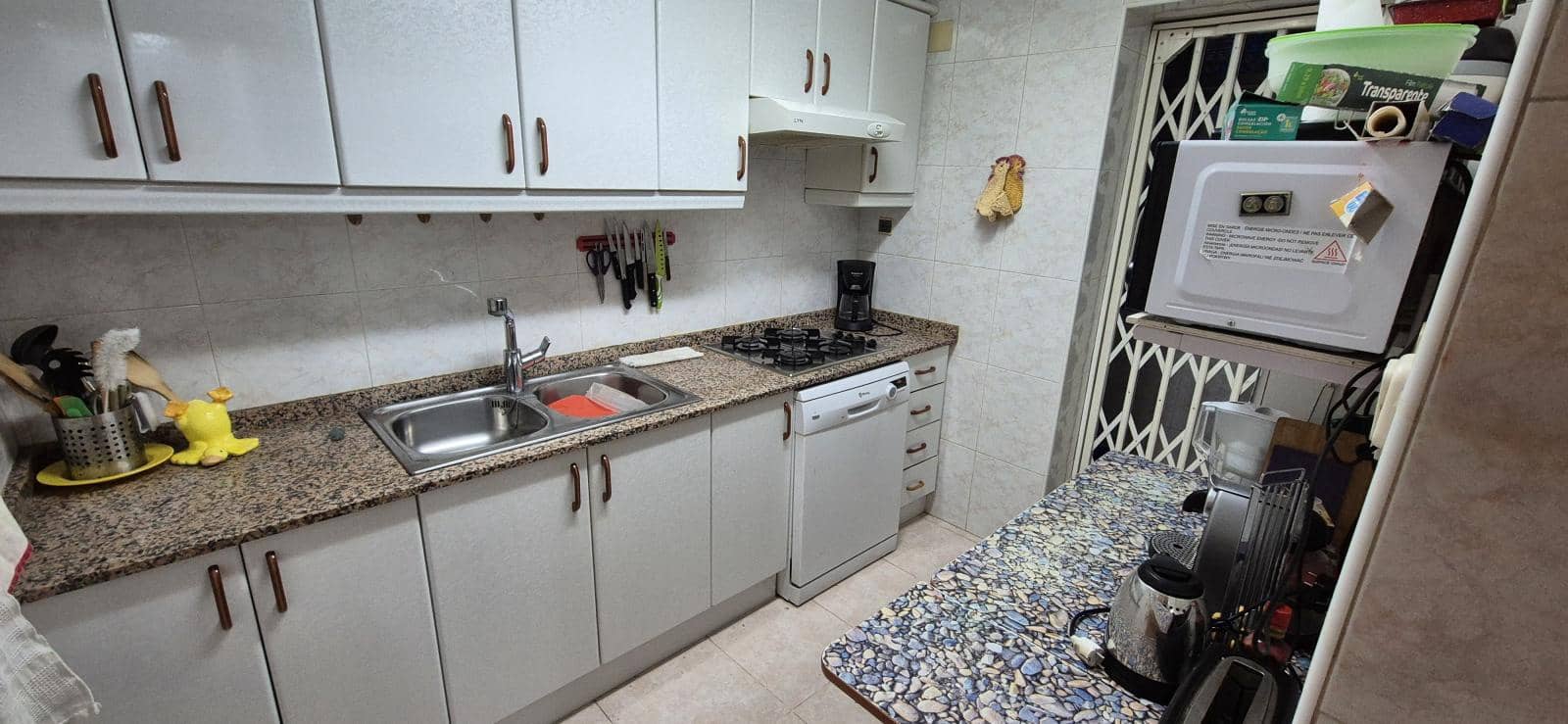 3 bedroom Flat for sale in Alicante / Alacant city - € 109,000 (Ref: 9453589)