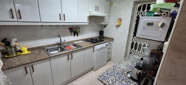 3 bedroom Flat for sale in Alicante / Alacant city - € 109,000 (Ref: 9453589)