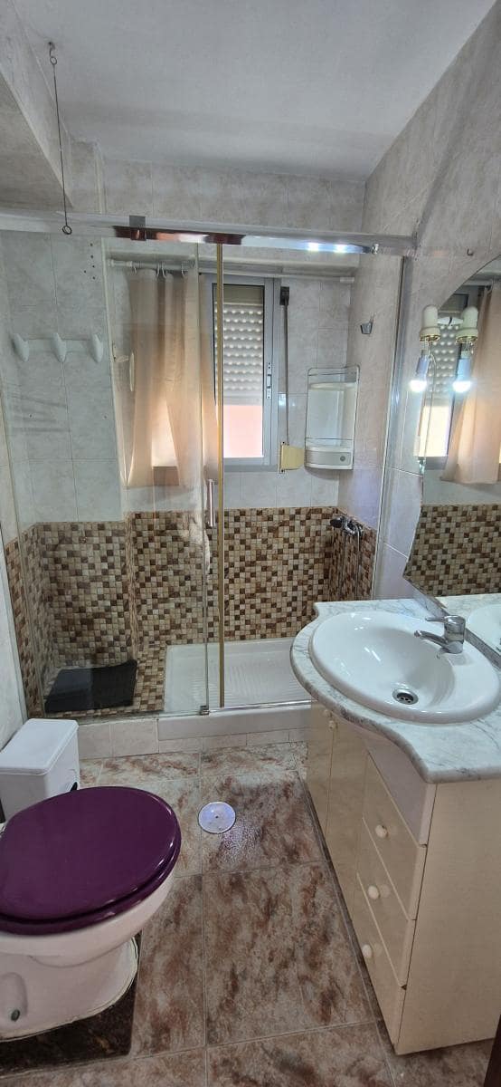 3 slaapkamer Flat te koop in Alicante stad - € 92.000 (Ref: 9454901)