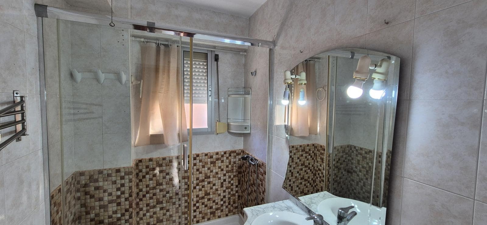 3 slaapkamer Flat te koop in Alicante stad - € 92.000 (Ref: 9454901)