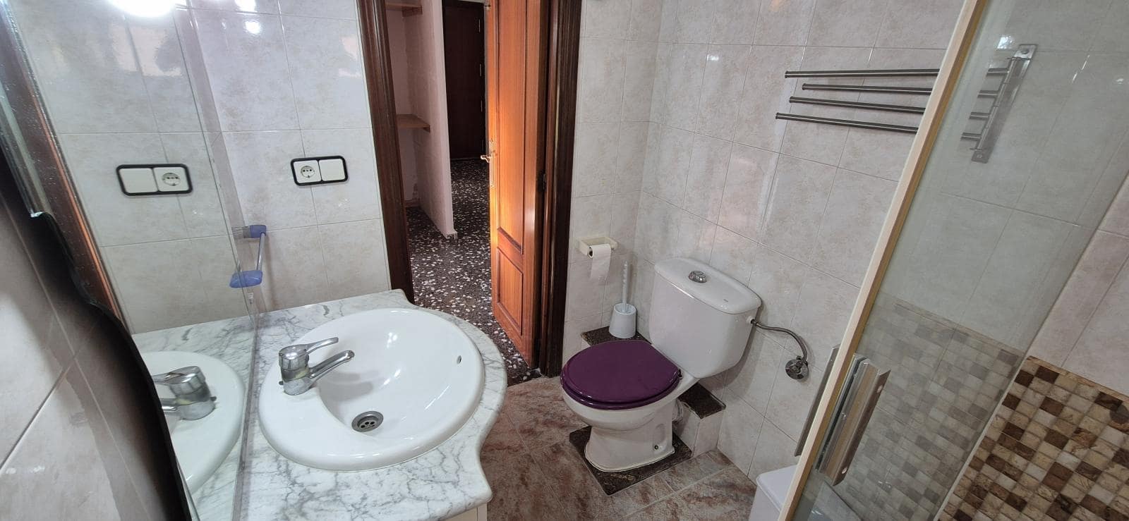 3 slaapkamer Flat te koop in Alicante stad - € 92.000 (Ref: 9454901)