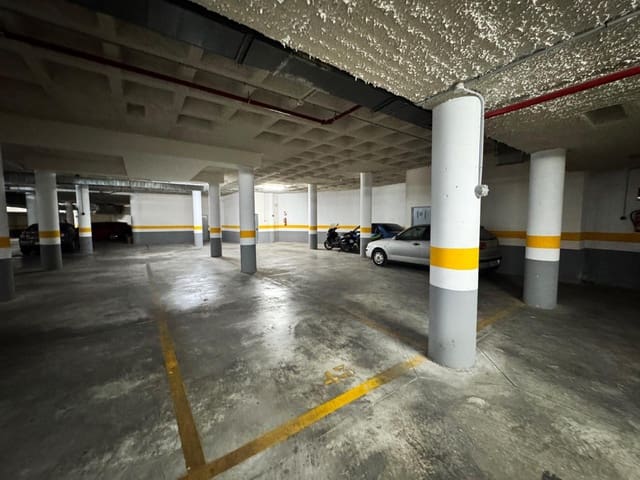 Garage à vendre à Alicante ville - 11 900 € (Ref: 9471299)