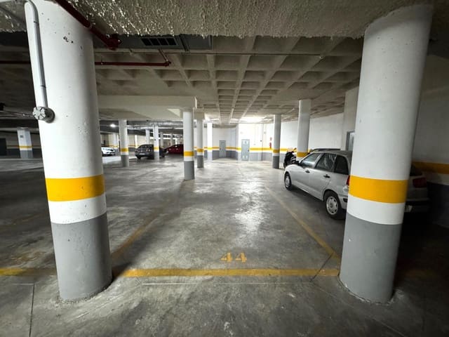 Garage à vendre à Alicante ville - 11 900 € (Ref: 9471299)