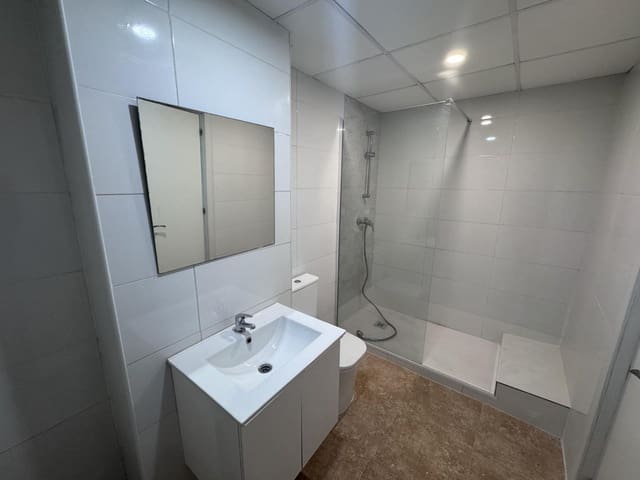 4 quarto Apartamento para venda em Juan XXIII, Alicante cidade - 115 000 € (Ref: 9504733)