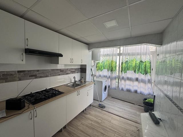 4 quarto Apartamento para venda em Juan XXIII, Alicante cidade - 115 000 € (Ref: 9504733)