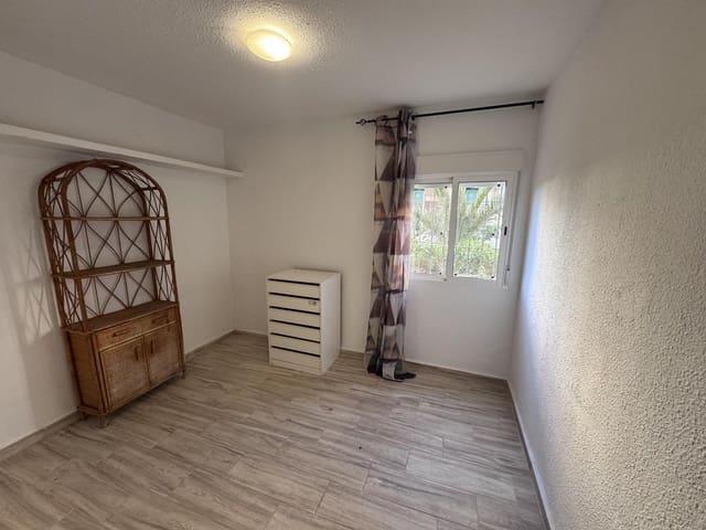 4 quarto Apartamento para venda em Juan XXIII, Alicante cidade - 115 000 € (Ref: 9504733)