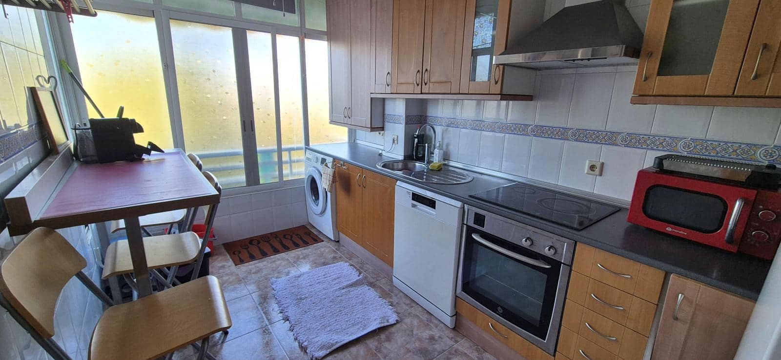 4 bedroom Flat for sale in Alicante / Alacant city with garage - € 146,000 (Ref: 9506982)