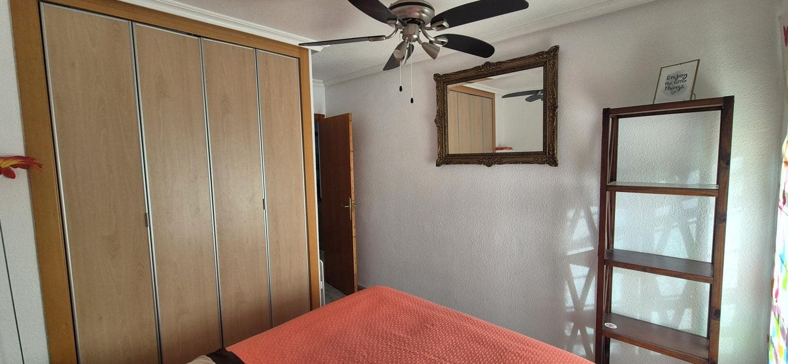 4 bedroom Flat for sale in Alicante / Alacant city with garage - € 146,000 (Ref: 9506982)