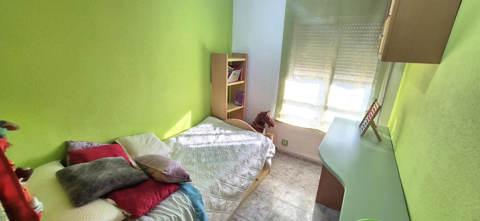 4 bedroom Flat for sale in Alicante / Alacant city with garage - € 146,000 (Ref: 9506982)