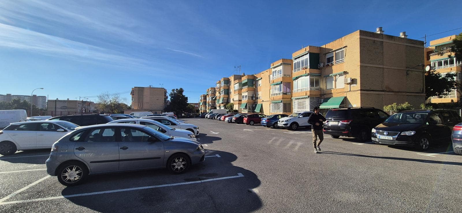 4 bedroom Flat for sale in Alicante / Alacant city with garage - € 146,000 (Ref: 9506982)