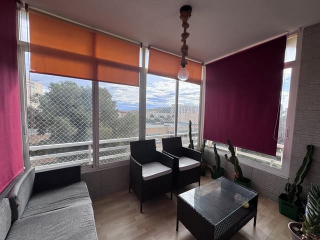 4 chambre Appartement à vendre à Juan XXIII, Alicante ville avec garage - 139 900 € (Ref: 9506982)