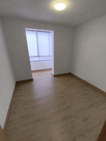 2 sovrum Lägenhet till salu i Virgen del Carmen, Alicante stad - 90 000 € (Ref: 9532921)