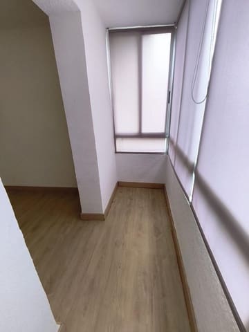 2 sovrum Lägenhet till salu i Virgen del Carmen, Alicante stad - 90 000 € (Ref: 9532921)