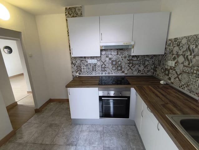 2 sovrum Lägenhet till salu i Virgen del Carmen, Alicante stad - 90 000 € (Ref: 9532921)