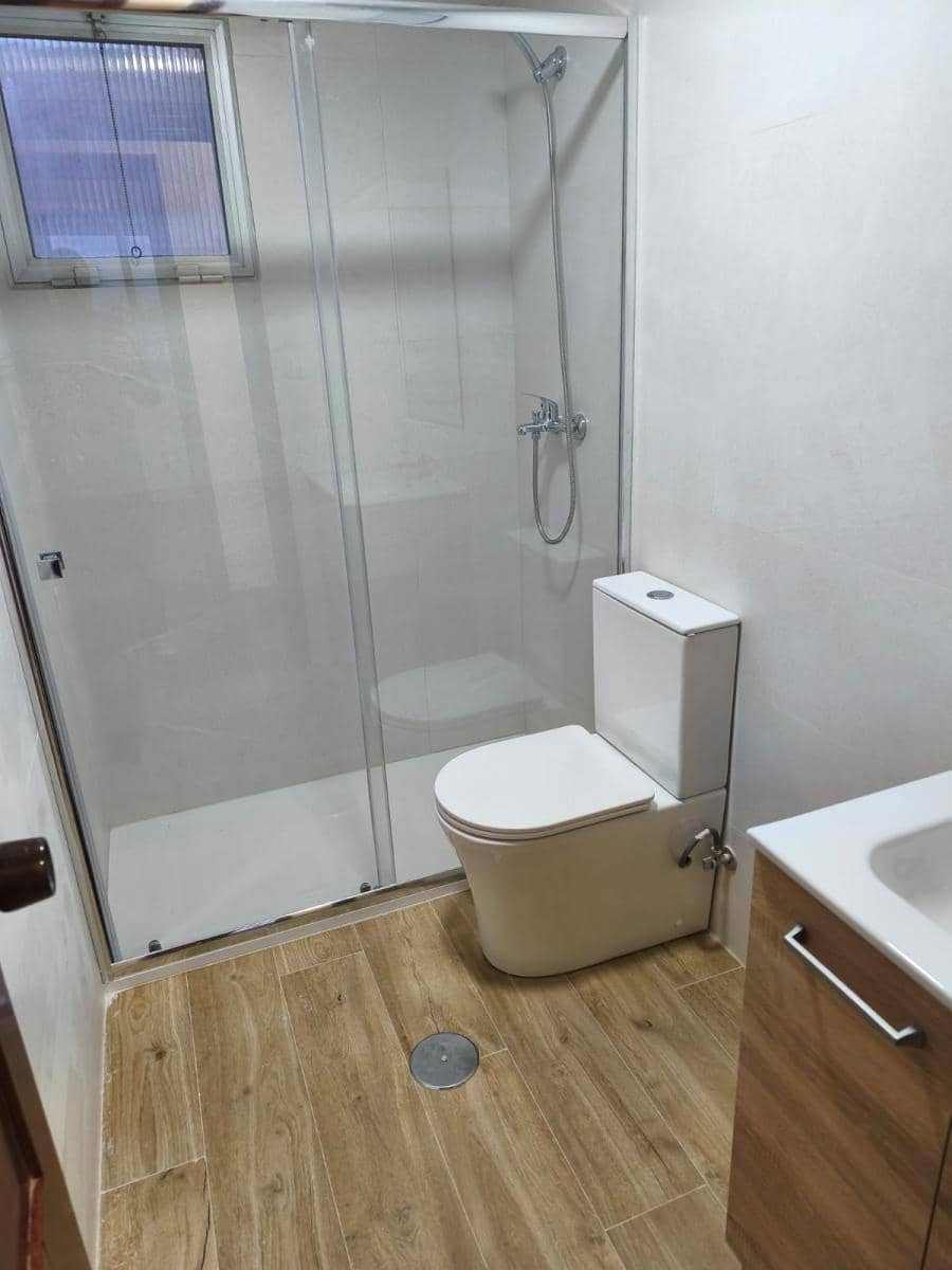 3 slaapkamer Flat te koop in Alicante stad met zwembad - € 160.000 (Ref: 9532922)