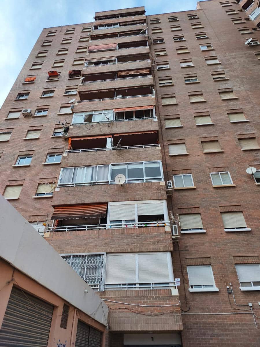 3 slaapkamer Flat te koop in Alicante stad met zwembad - € 160.000 (Ref: 9532922)