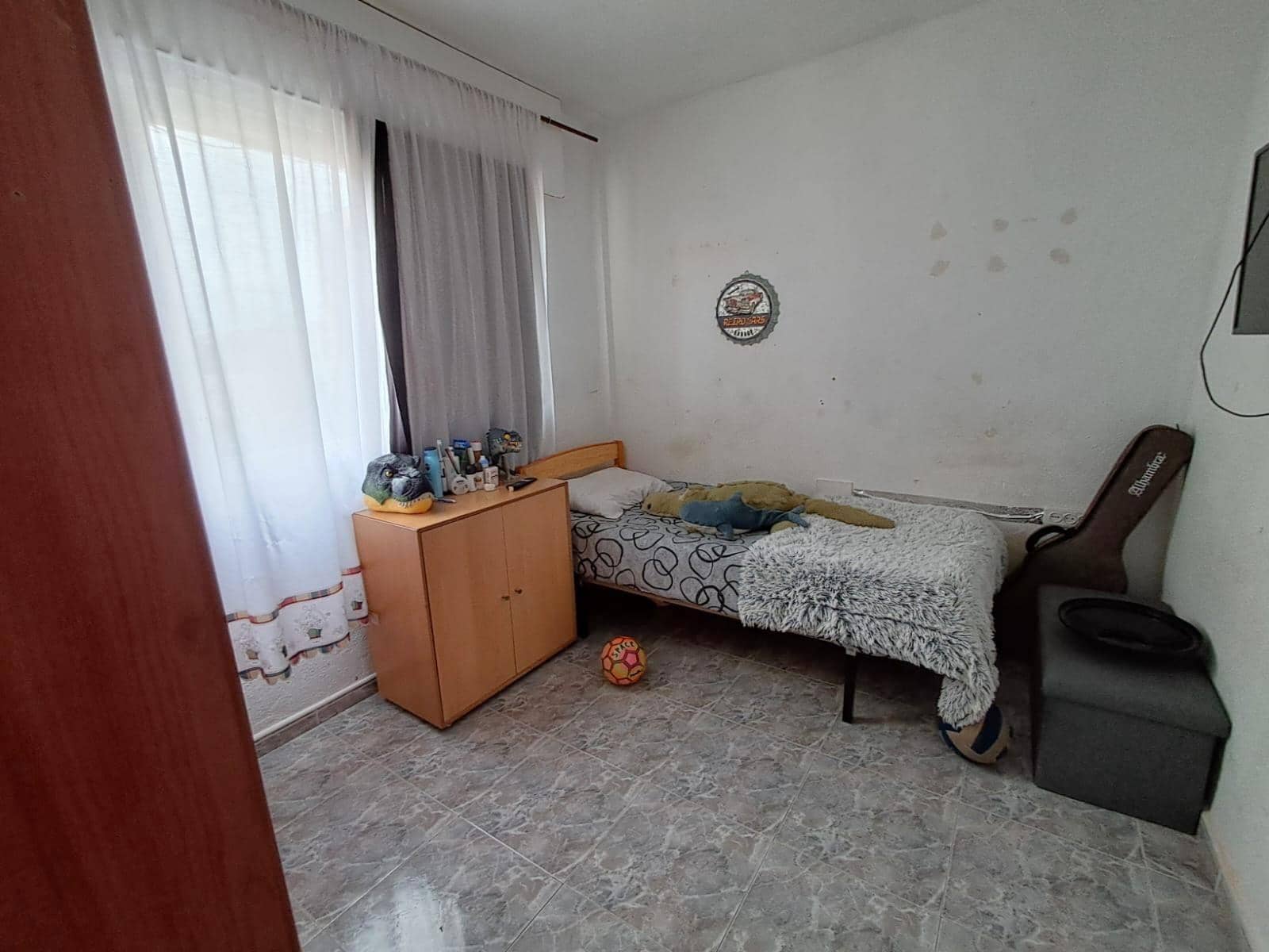 4 slaapkamer Flat te koop in Alicante stad - € 125.000 (Ref: 9605531)